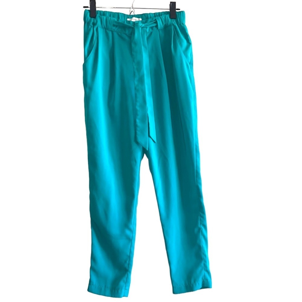 FOREVER 21 green paper bag cropped pants with tie in women’s extra small